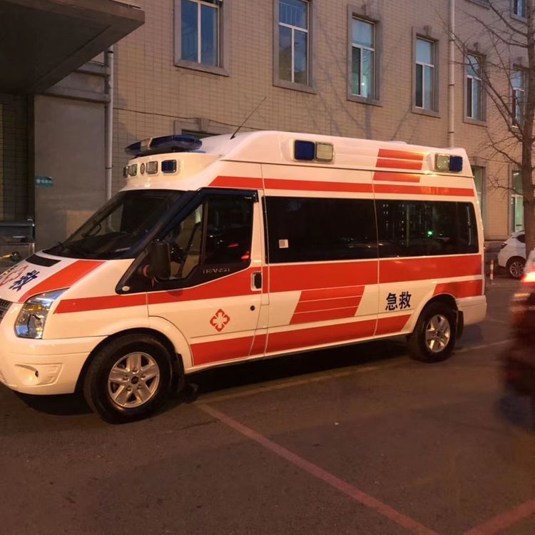 新源夜间租赁救护车护送病人转院：安全转运的 8 大核心注意事项